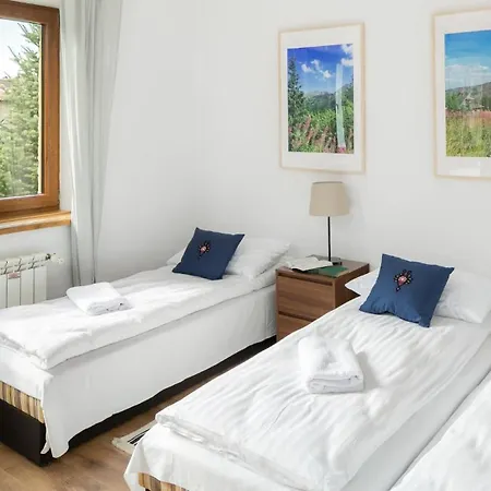 House In Centre Of By Rent Like Apartment *