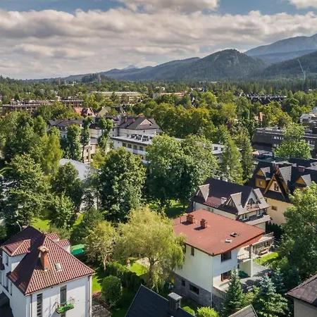 Apartment House In Centre Of By Rent Like *